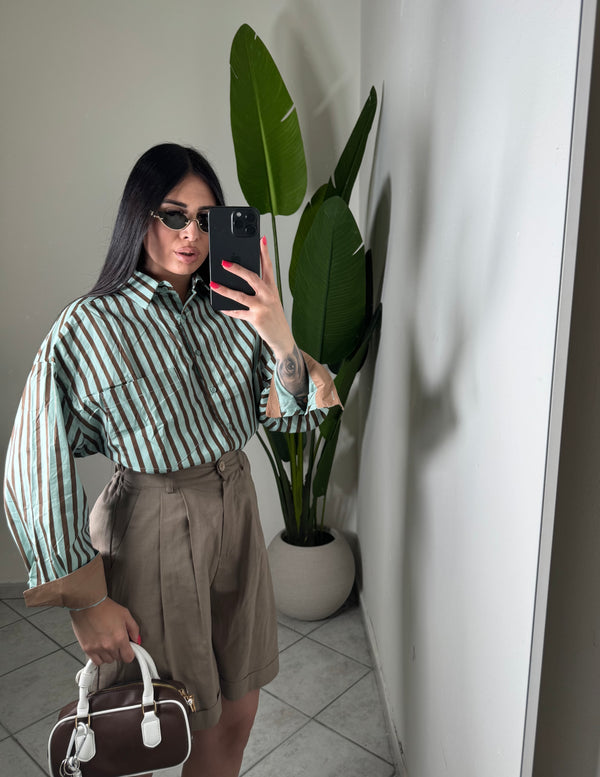 CAMICIA CON RISVOLTO VERDE