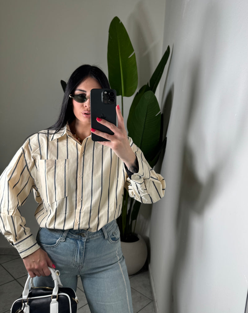 Camicia con risvolto nera