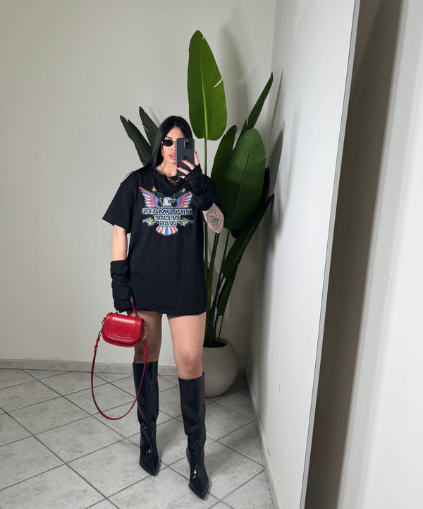 MAXI T-SHIRT COM GUANTI NERI✨