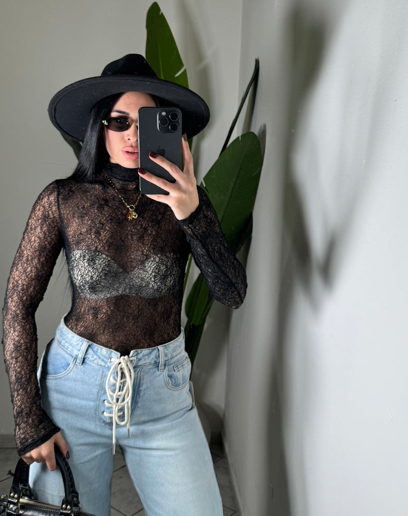 Magliettina in pizzo✨